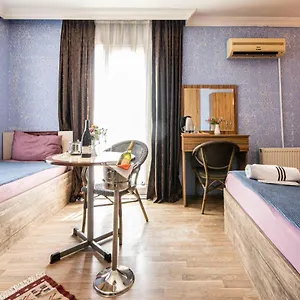 Mini House ** Стамбул